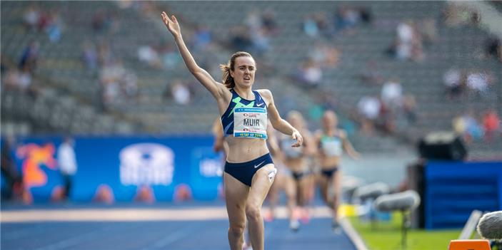 Laura Muir track wave